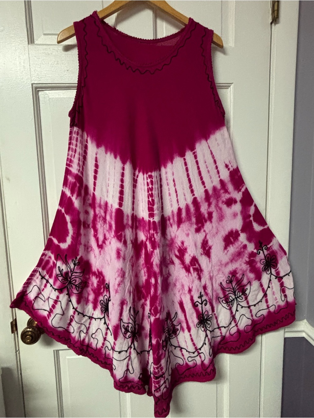 Woman’s Pink & White Tie Dye Sundress W/Black Embroidery Design Sleeveless XL